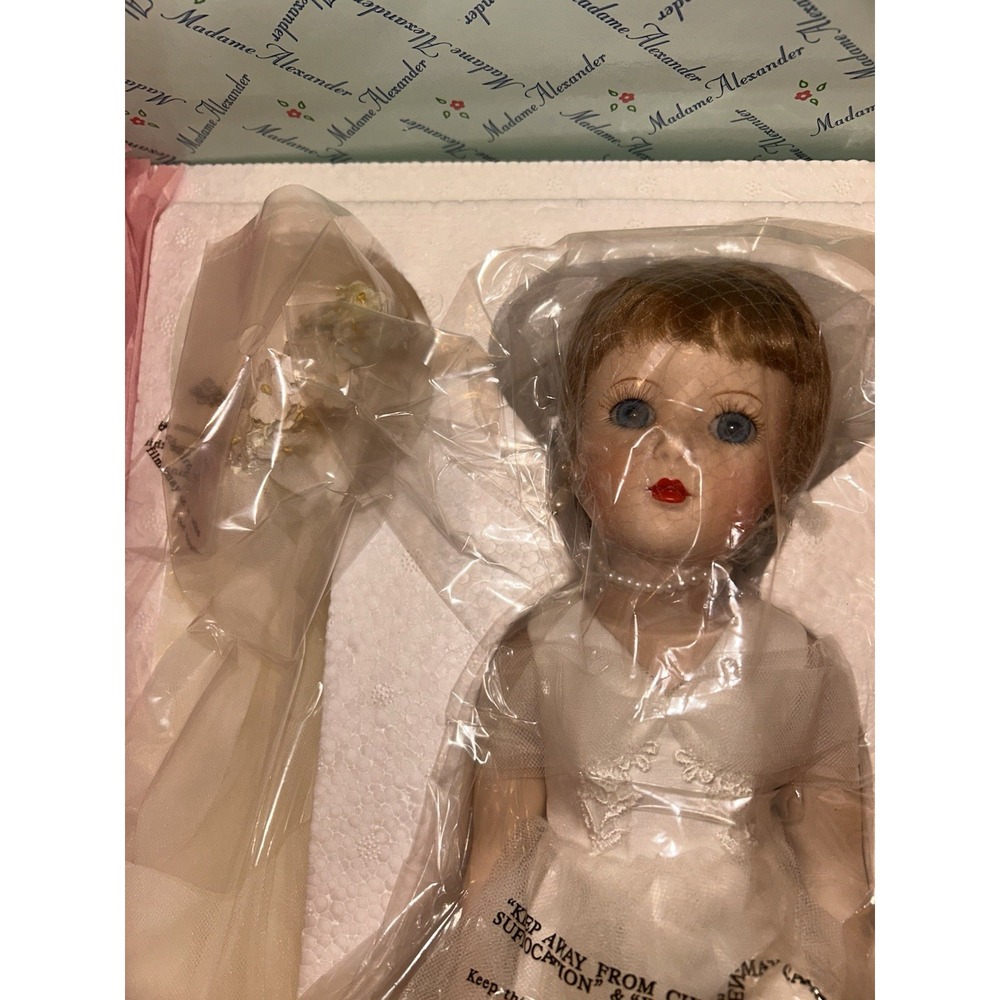 Madame Alexander Danbury Mint Bride Doll 2000 14" Wedding Doll Box Stand Veil